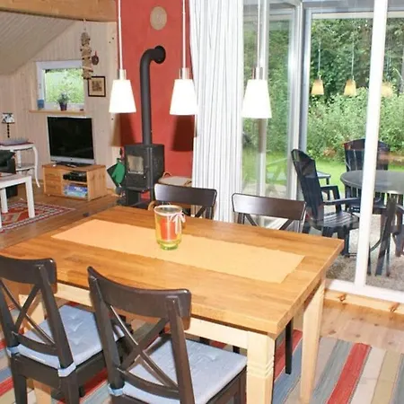 - Log Cabin For The Whole Family *